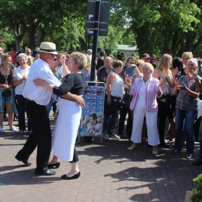 Pingstsünnobend-Umzug